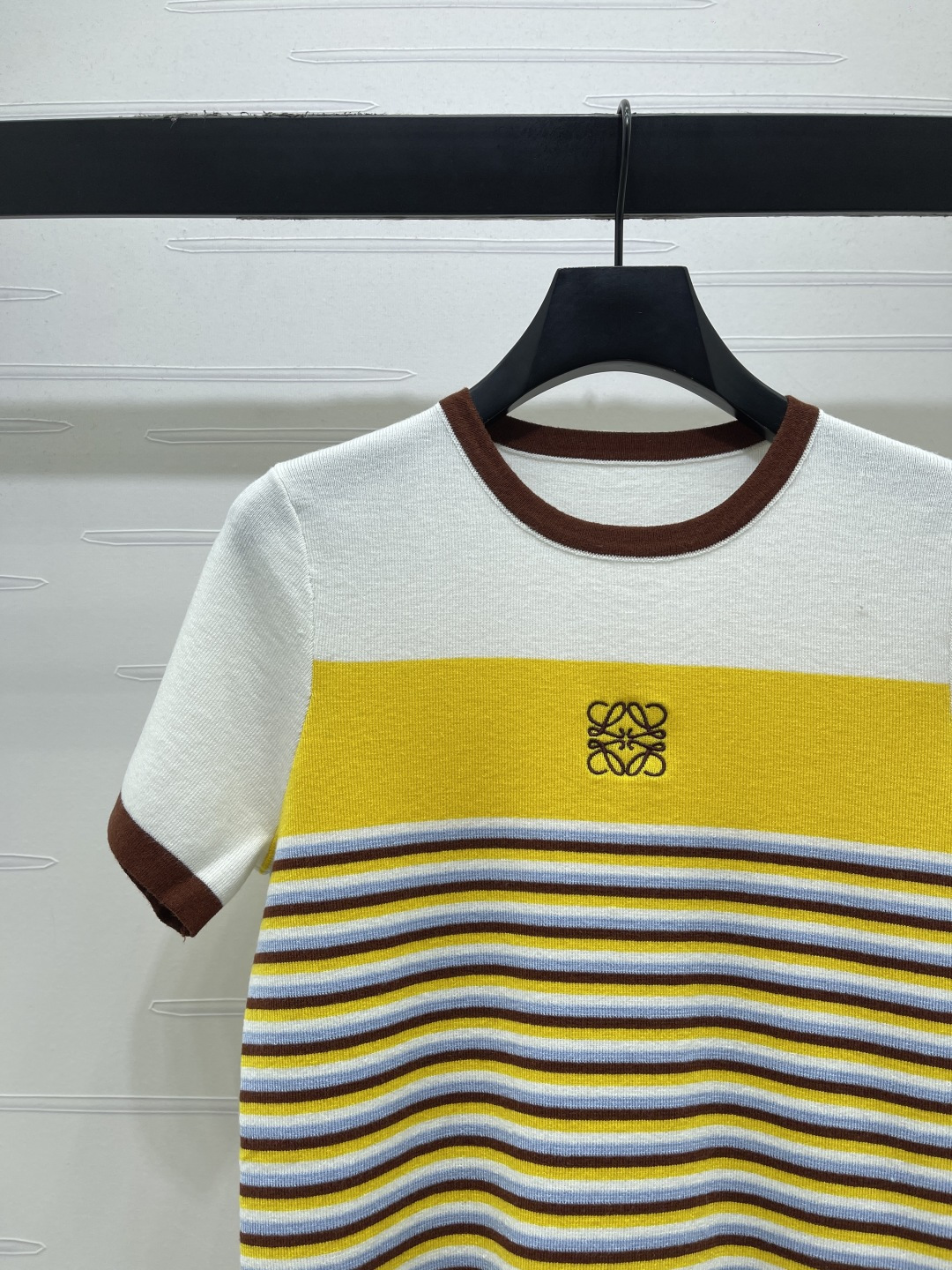 Women's short sleeves